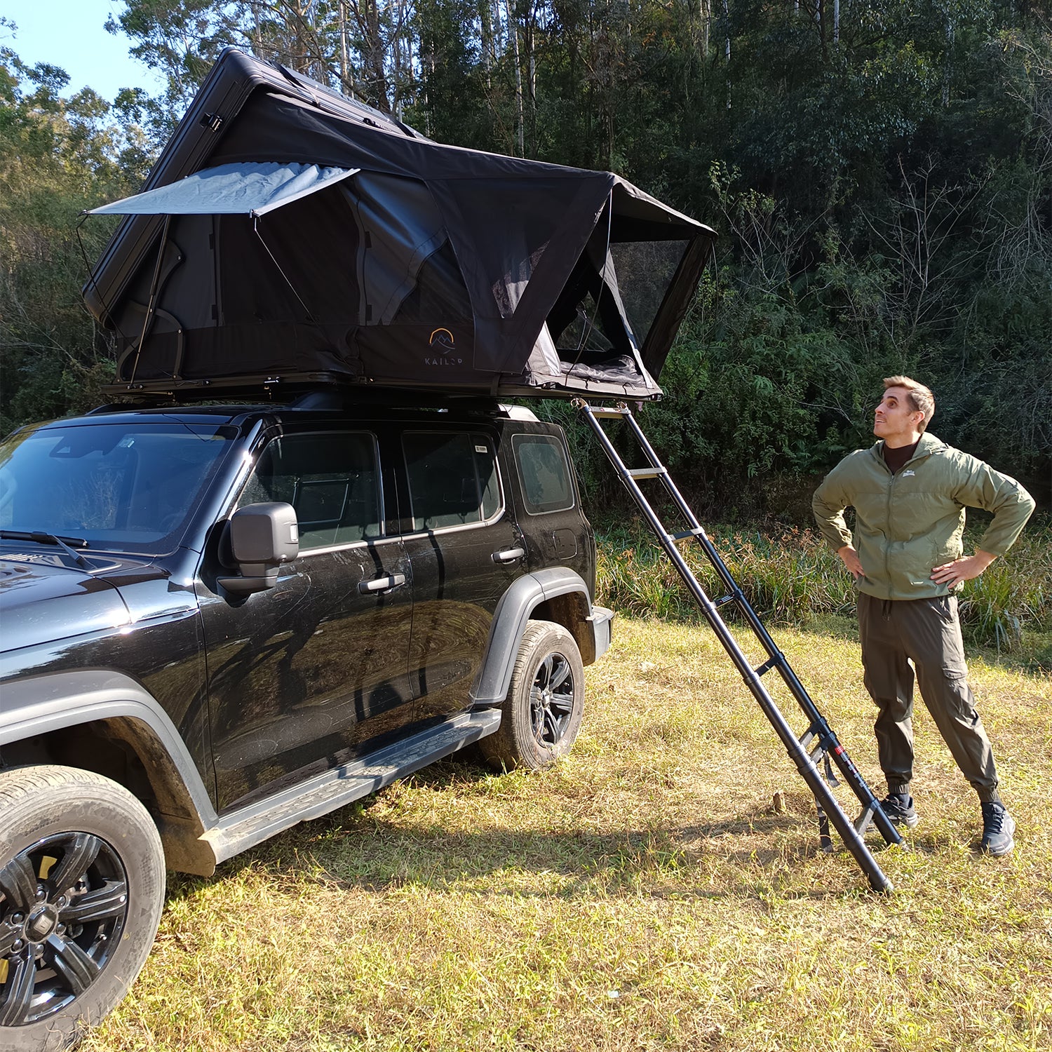 Kailop Abenteuer 2.0 Seitlich zu öffnendes Aluminium-Hartschalenzelt Vorderansicht, solide und langlebig, schnell aufzubauen, geeignet für SUVs und andere Fahrzeuge, einfacheres Camping